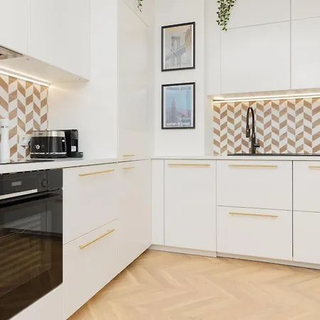 Mennica Lux Centre By Renters Prestige