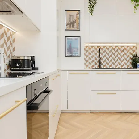 Mennica Lux Centre By Renters Prestige *