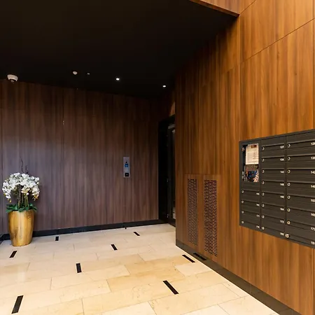 Mennica Lux Centre By Renters Prestige Apartment