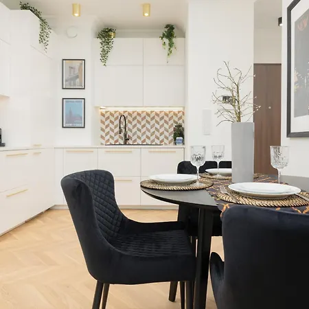Mennica Lux Centre By Renters Prestige